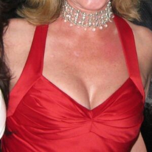 Audacieuse mature en quête de plaisir à Nantes rencontre-Cougar-Nantes