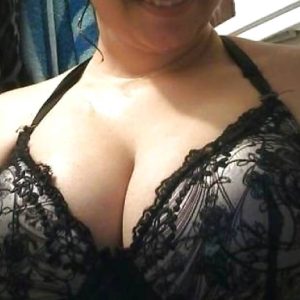 Tic-tac, j’ai besoin de sexe maintenant ! Sabrina - rencontre-Milf-Antibes